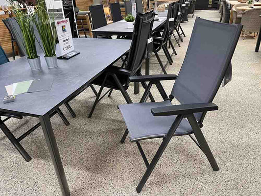 4 Kettler Cirrus verstelbare stoelen SHOWSET 1 HPL Edge tafel 180×95 cm